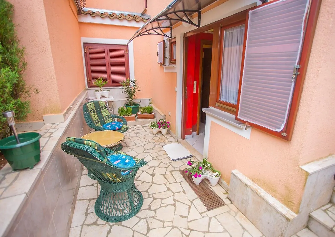 Guest house Apartments Dolib Porec